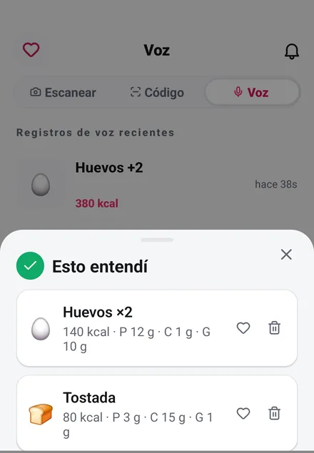 Registro por voz: huevos, tostada y aguacate reconocidos al hablar, cada uno con sus calorías y macros