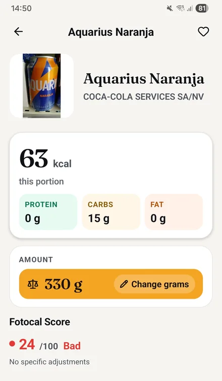 Real app screen: a scanned orange isotonic drink, 63 kcal for 330 g, Fotocal score 24 out of 100, poor